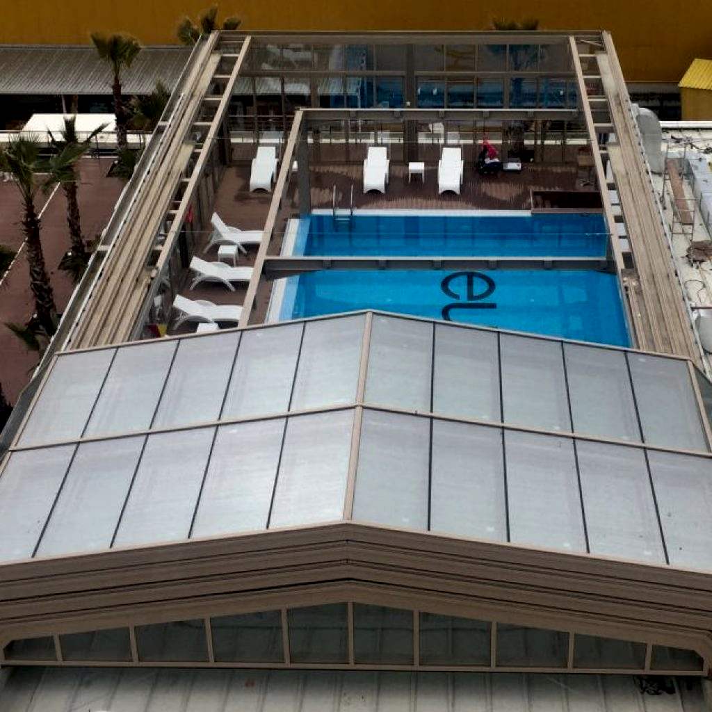 açılır kapanır çatı